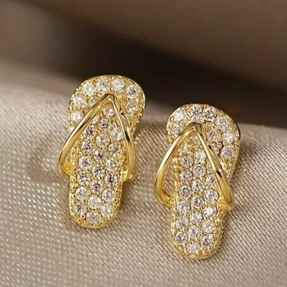 Grandest Birch Creative Earrings Stylish Slipper-shaped Gold Tone Earrings - Picture 1 of 9